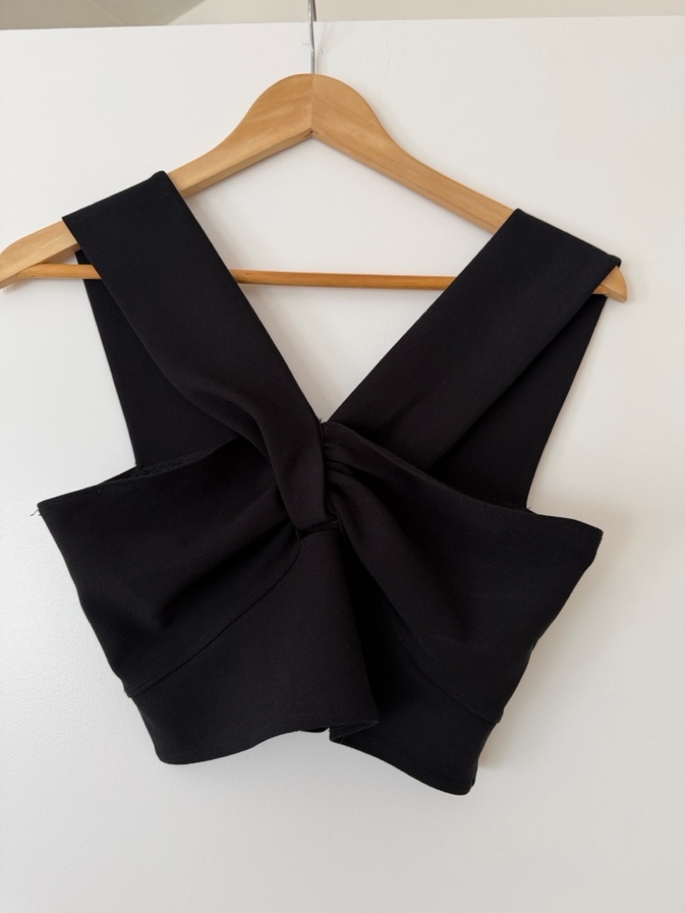 Abercrombie & Fitch Black Twist-Back Crop Top Medium Basic